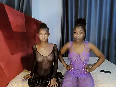 Snapshot of _baddiedoll_ chatting on July 4, 3:07 pm baddiedoll online show from July 4, 3:07 pm