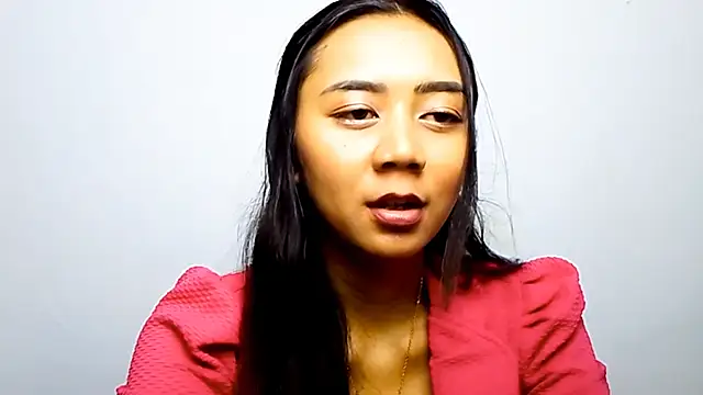 Snapshot of KristieOrtmann chatting on June 18, 9:14 am KristieOrtmann online show from June 18, 9:14 am