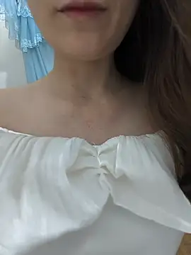 Snapshot of Lye_lovely chatting on June 19, 1:37 pm Lye lovely online show from June 19, 1:37 pm