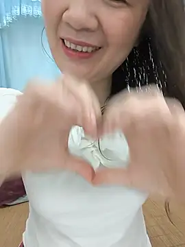 Snapshot of Lye_lovely chatting on June 26, 1:15 pm Lye lovely online show from June 26, 1:15 pm