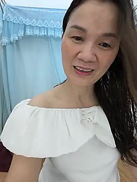 Snapshot of Lye_lovely chatting on July 4, 2:12 pm Lye lovely online show from July 4, 2:12 pm