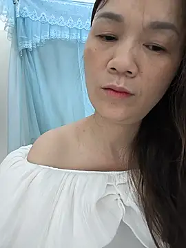 Snapshot of Lye_lovely chatting on July 7, 9:08 pm Lye lovely online show from July 7, 9:08 pm