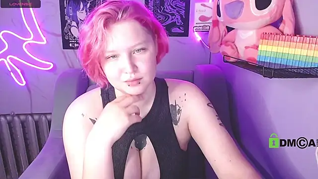Snapshot of DolliRosees chatting on June 9, 4:02 am DolliRosees online show from June 9, 4:02 am