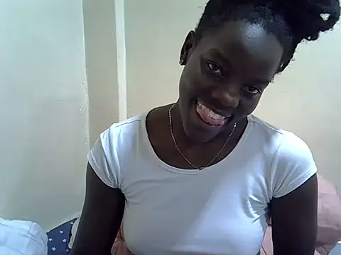 Snapshot of petite_lily chatting on June 20, 11:18 pm petite lily online show from June 20, 11:18 pm