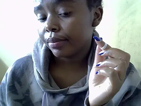 Snapshot of prettydomina chatting on June 25, 2:21 pm prettydomina online show from June 25, 2:21 pm