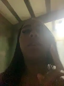 Snapshot of jhenannyy chatting on May 24, 6:51 am jhenannyy online show from May 24, 6:51 am