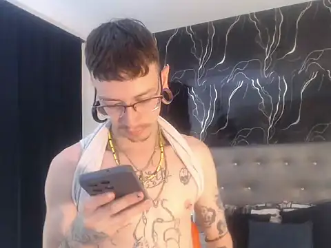 Snapshot of Ryan_Owenss chatting on July 1, 2:24 am Ryan Owenss online show from July 1, 2:24 am