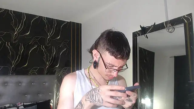 Snapshot of Ryan_Owenss chatting on July 2, 3:23 am Ryan Owenss online show from July 2, 3:23 am
