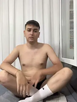 Snapshot of imjustaboyy1 chatting on June 26, 5:28 pm imjustaboyy1 online show from June 26, 5:28 pm