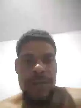 Snapshot of Adrianofei chatting on May 21, 10:50 pm Adrianofei online show from May 21, 10:50 pm