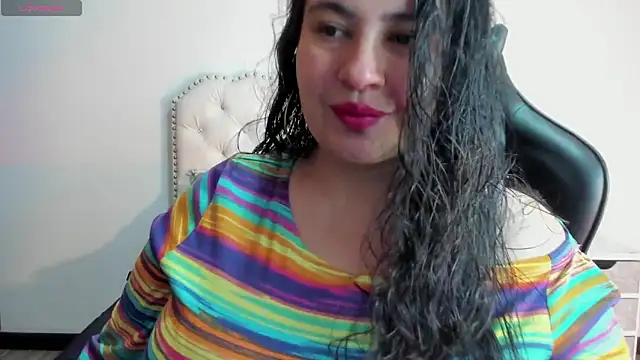 Snapshot of JadeBellee chatting on May 30, 1:19 pm JadeBellee online show from May 30, 1:19 pm
