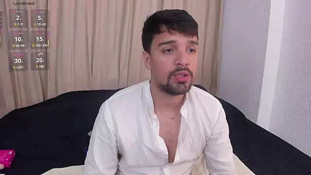 Snapshot of max_ed chatting on June 8, 4:02 am max ed online show from June 8, 4:02 am