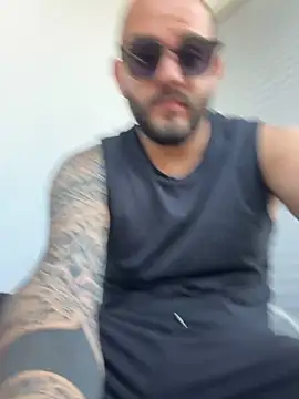 Snapshot of yoyett3223 chatting on June 8, 6:47 am yoyett3223 online show from June 8, 6:47 am