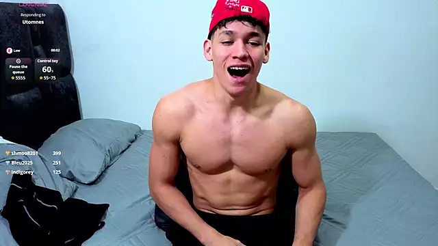 Snapshot of Luke_Muscle chatting on July 2, 11:22 pm Luke Muscle online show from July 2, 11:22 pm