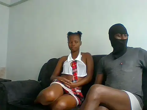 TonnyAmellia online show from May 28, 8:33 am