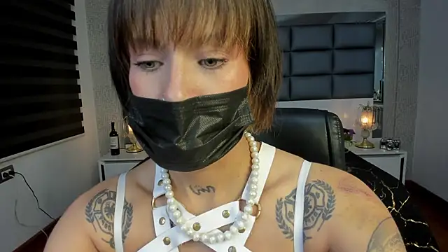 Snapshot of Mrs_Regina_clk chatting on July 17, 7:52 pm Mrs Regina clk online show from July 17, 7:52 pm