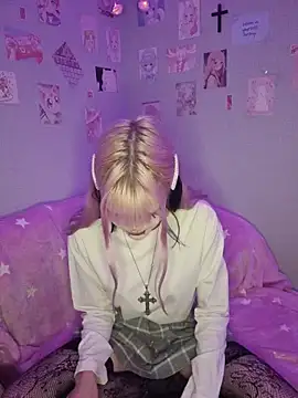 Snapshot of VelvetAlice chatting on June 2, 9:28 pm VelvetAlice online show from June 2, 9:28 pm