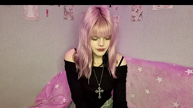 Snapshot of VelvetAlice chatting on June 12, 9:25 pm VelvetAlice online show from June 12, 9:25 pm