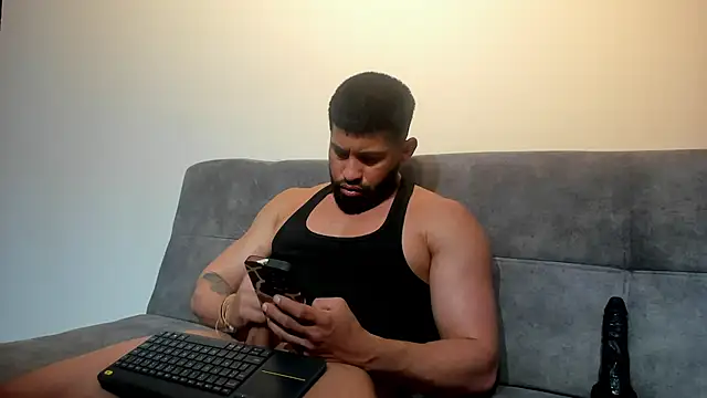Snapshot of RikyAaron chatting on July 23, 1:58 am RikyAaron online show from July 23, 1:58 am