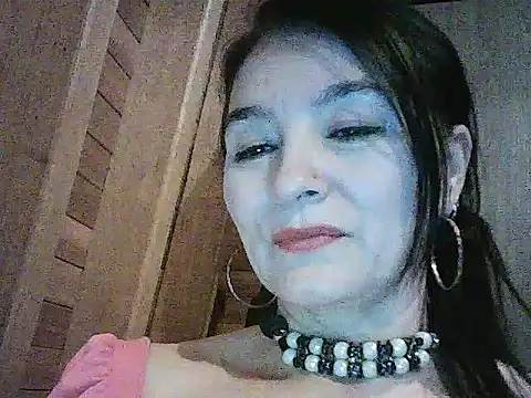 Snapshot of Anlly_garcia002 chatting on June 3, 1:19 am Anlly garcia002 online show from June 3, 1:19 am