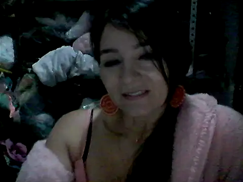 Snapshot of Anlly_garcia002 chatting on June 7, 5:33 am Anlly garcia002 online show from June 7, 5:33 am