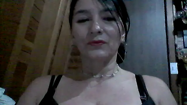 Snapshot of Anlly_garcia002 chatting on July 1, 12:23 am Anlly garcia002 online show from July 1, 12:23 am