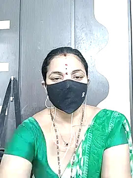 Snapshot of Leela_555 chatting on June 5, 8:20 am Leela 555 online show from June 5, 8:20 am
