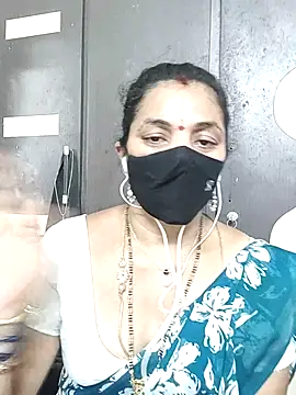 Snapshot of Leela_555 chatting on July 14, 12:22 pm Leela 555 online show from July 14, 12:22 pm