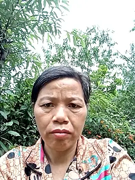 Snapshot of Elfledaa chatting on June 4, 7:25 am Elfledaa online show from June 4, 7:25 am