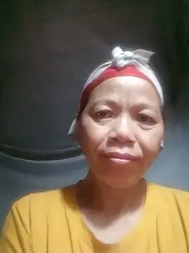 Snapshot of Elfledaa chatting on June 15, 7:49 pm Elfledaa online show from June 15, 7:49 pm
