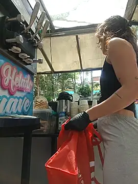 Snapshot of karenarango chatting on July 5, 6:59 pm karenarango online show from July 5, 6:59 pm