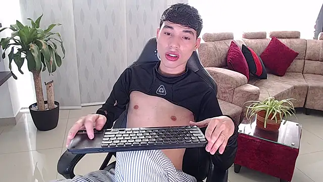 Snapshot of codd_doll chatting on July 9, 6:45 pm codd doll online show from July 9, 6:45 pm