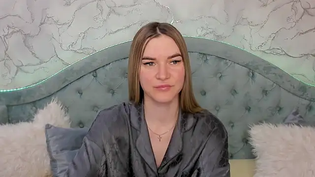 Snapshot of RoxyReignn chatting on June 6, 11:31 pm RoxyReignn online show from June 6, 11:31 pm