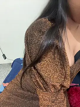 Snapshot of Aalya_B chatting on July 21, 9:17 pm Aalya B online show from July 21, 9:17 pm