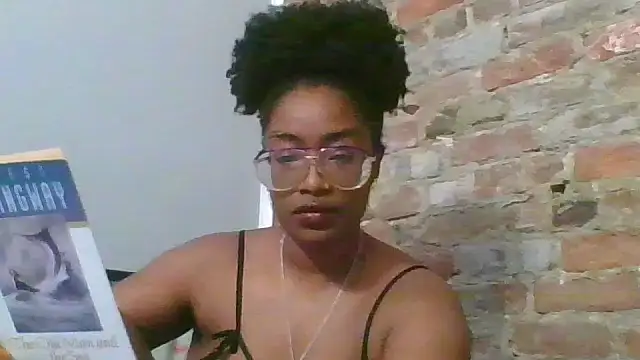 CloverGirlxo online show from May 26, 4:52 am