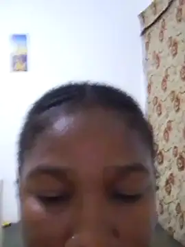 Snapshot of Miriampires chatting on June 12, 10:14 am Miriampires online show from June 12, 10:14 am