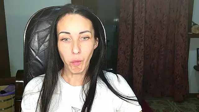 BouncySweety online show from November 4, 4:39 pm