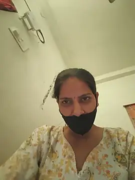 Snapshot of Neha-ji chatting on June 22, 3:25 am Neha-ji online show from June 22, 3:25 am