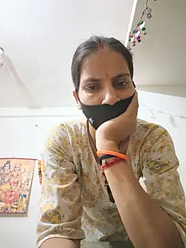 Snapshot of Neha-ji chatting on June 30, 12:33 am Neha-ji online show from June 30, 12:33 am