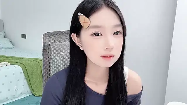 Yoyo33355 online show from June 27, 3:44 am