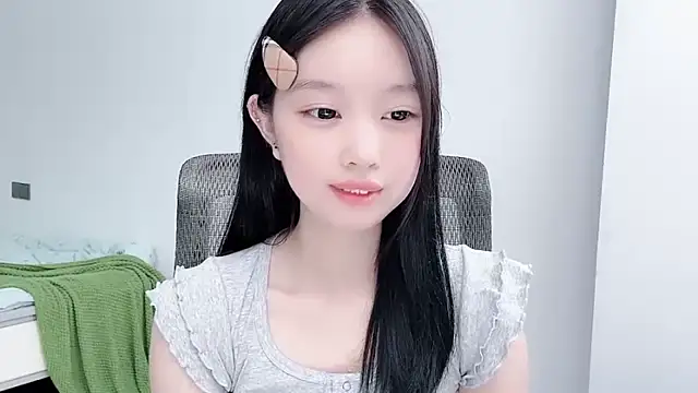 Yoyo33355 online show from July 8, 3:00 am