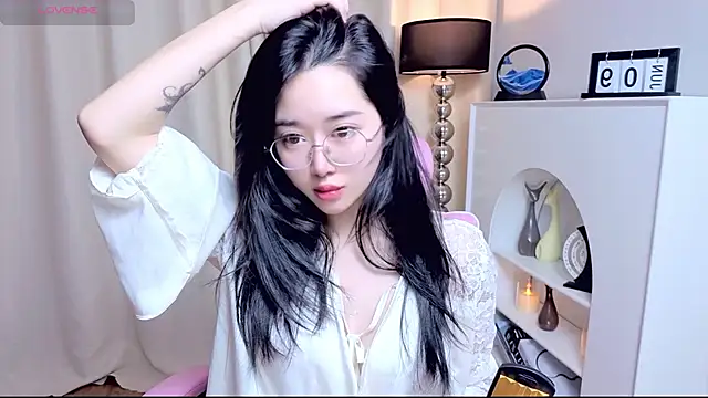Snapshot of miuu6868 chatting on June 11, 2:11 am miuu6868 online show from June 11, 2:11 am