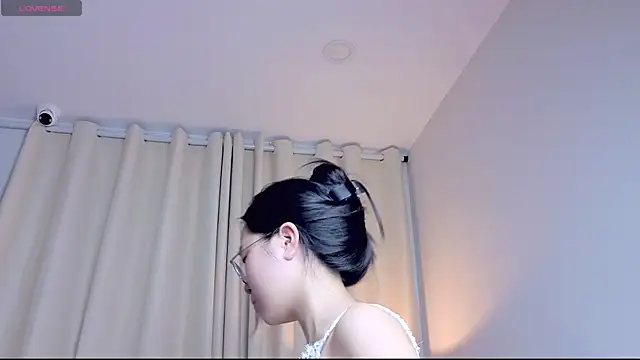 Snapshot of miuu6868 chatting on June 30, 2:12 am miuu6868 online show from June 30, 2:12 am