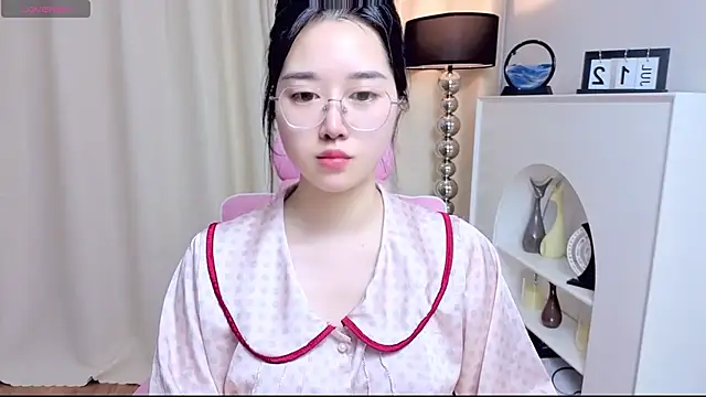 Snapshot of miuu6868 chatting on July 13, 2:03 am miuu6868 online show from July 13, 2:03 am