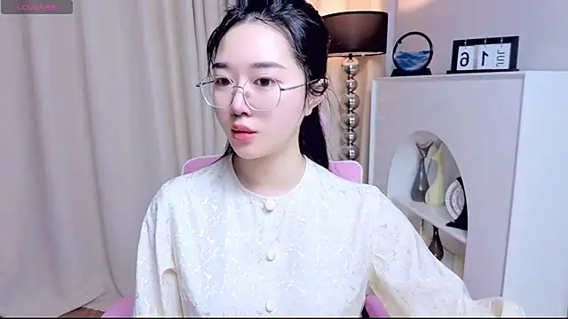 Snapshot of miuu6868 chatting on July 17, 2:07 am miuu6868 online show from July 17, 2:07 am