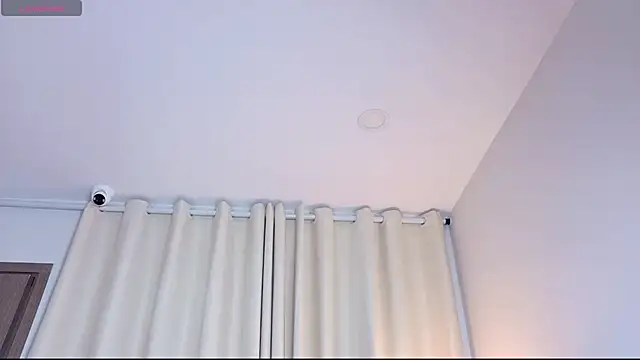 Snapshot of miuu6868 chatting on July 21, 2:14 am miuu6868 online show from July 21, 2:14 am