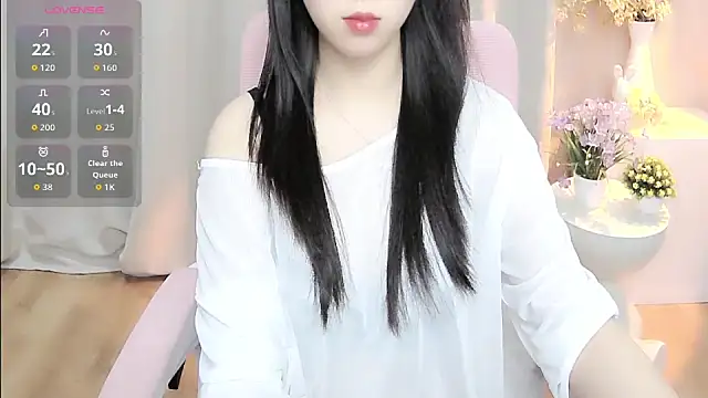 Snapshot of shynana chatting on June 18, 9:14 am shynana online show from June 18, 9:14 am