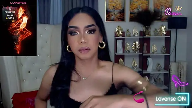 Snapshot of FuckingDollz chatting on June 25, 4:23 am FuckingDollz online show from June 25, 4:23 am