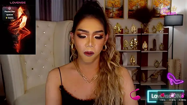 Snapshot of FuckingDollz chatting on July 3, 12:33 pm FuckingDollz online show from July 3, 12:33 pm