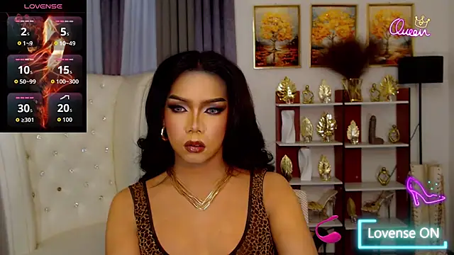 Snapshot of FuckingDollz chatting on July 6, 1:52 pm FuckingDollz online show from July 6, 1:52 pm